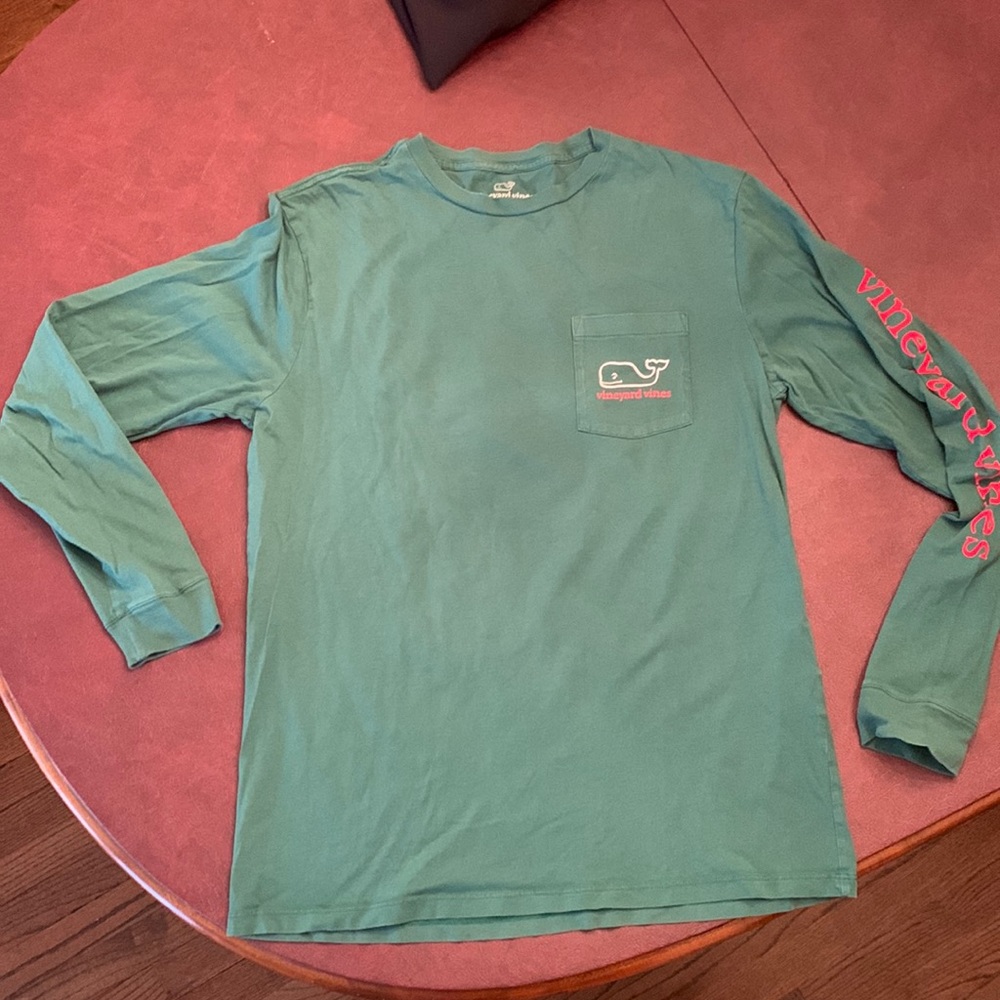M Vineyard Vines Christmas Naughty Or Nice whale shirt l/s size small